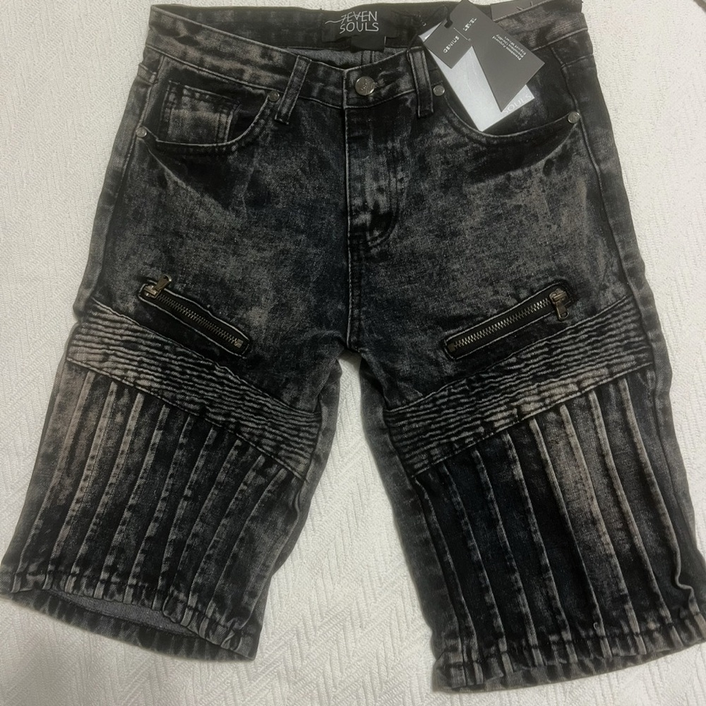 Black Jean Shorts with Ribbed Design